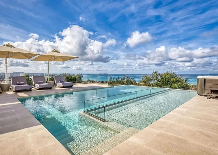Villa Dominante By Posarellivillas